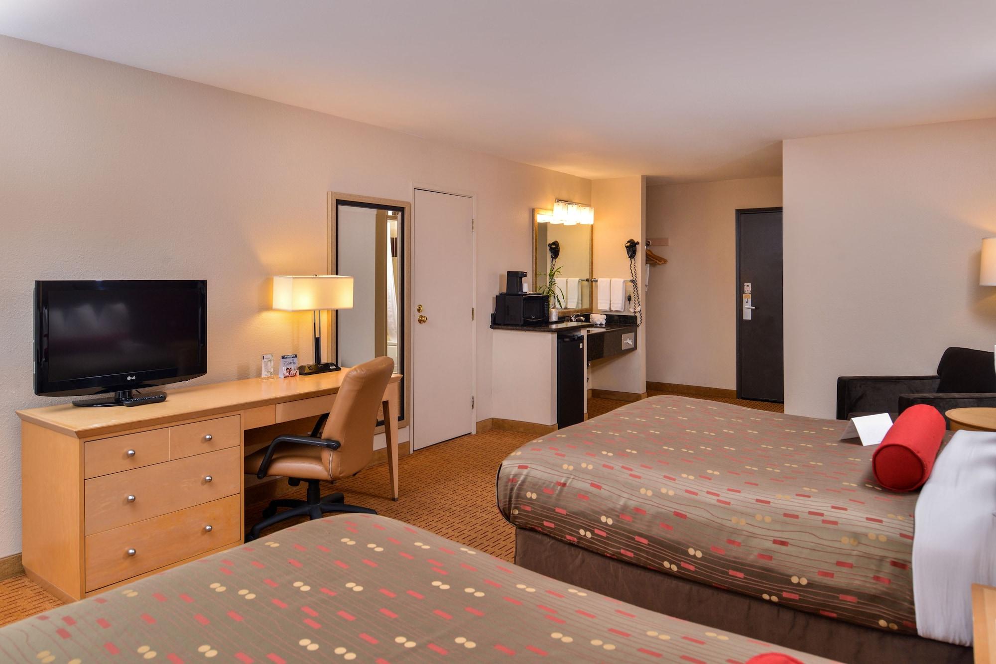 Clackamas Inn And Suites Esterno foto