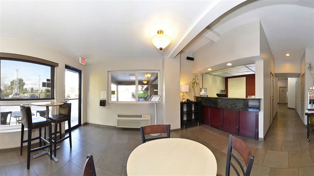 Clackamas Inn And Suites Esterno foto