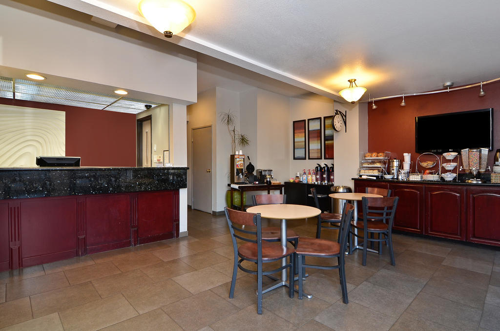 Clackamas Inn And Suites Esterno foto